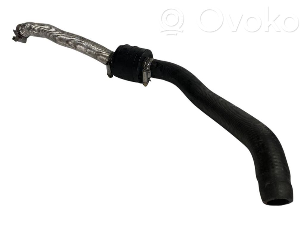 Caurulīte (-es) / šļūtene (-es)