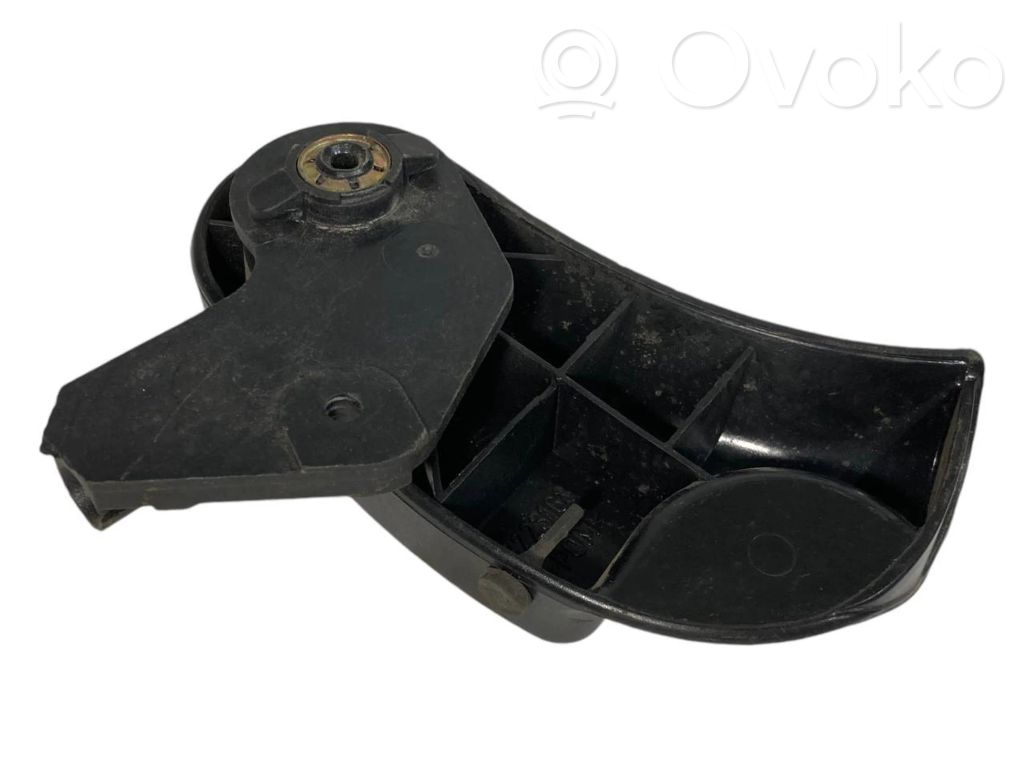 Ручка открывания капота двигателя