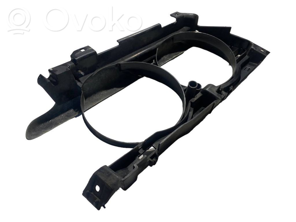 Priekšējā luktura detaļa