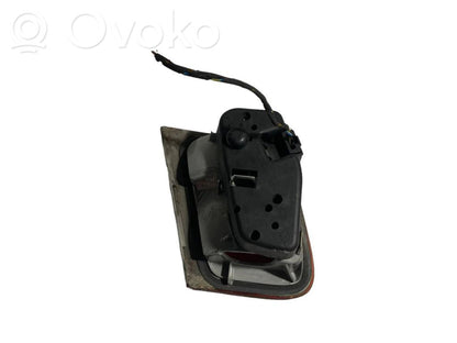 Aizmugurējais lukturis pārsegā