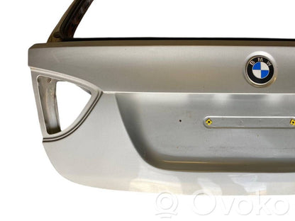 Задняя крышка (багажник)