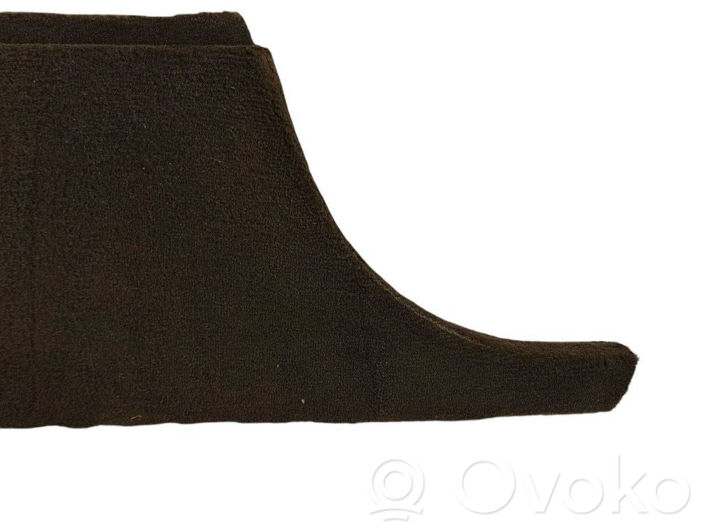 (B) statņa dekoratīvā apdare (apakšdaļa)