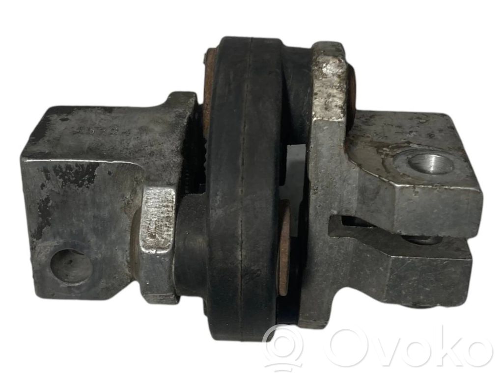 Stūresrata ass krustsavienojums