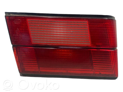 Aizmugurējais lukturis pārsegā