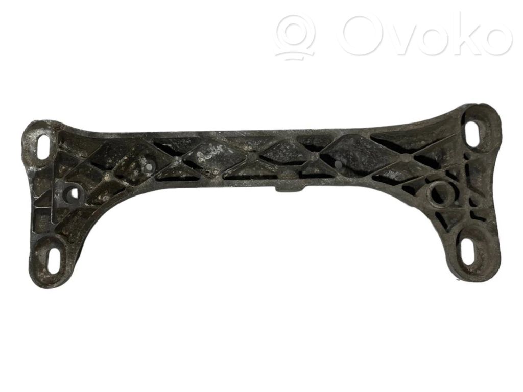 Transmission mounting bracket