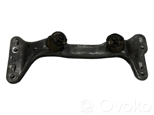 Transmission mounting bracket