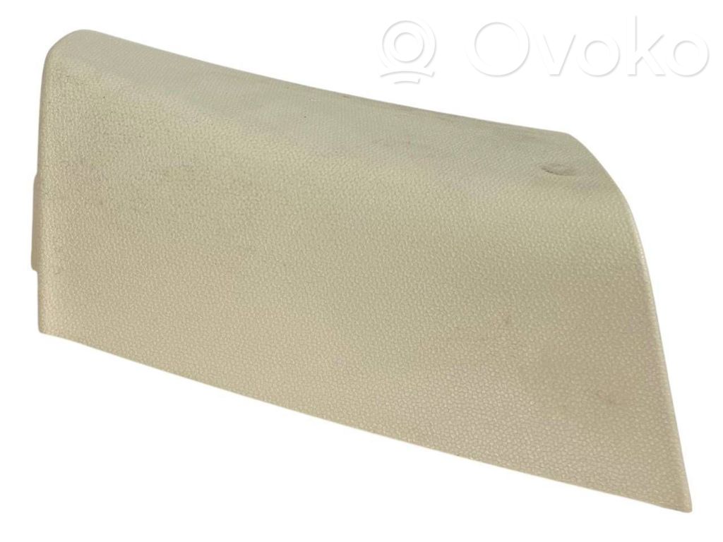 (C) statņa dekoratīvā apdare