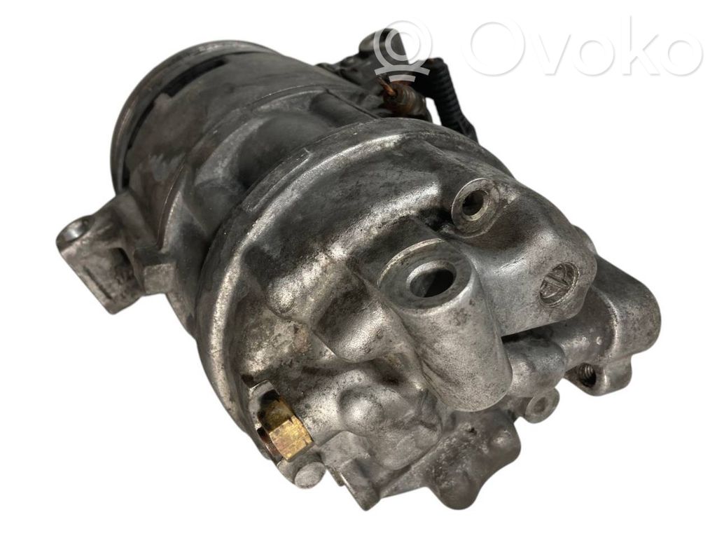 Air conditioner compressor (pump)