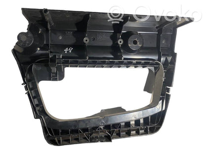 Bagāžnieka sānu apakšējās apdares panelis