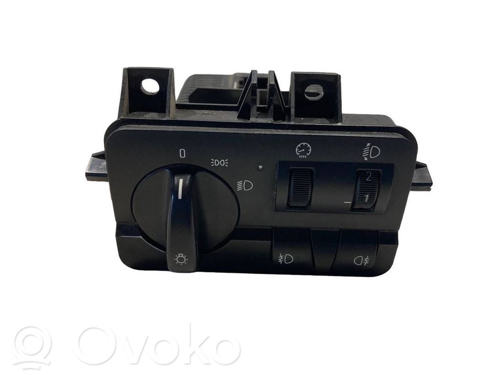 Headlight switch