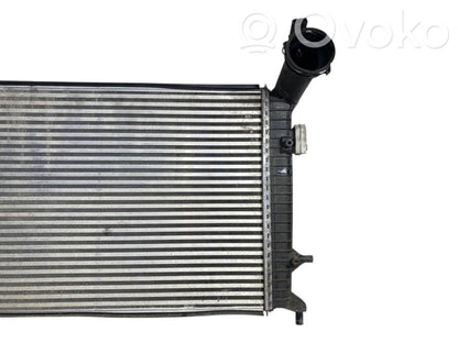 Starpdzesētāja radiators