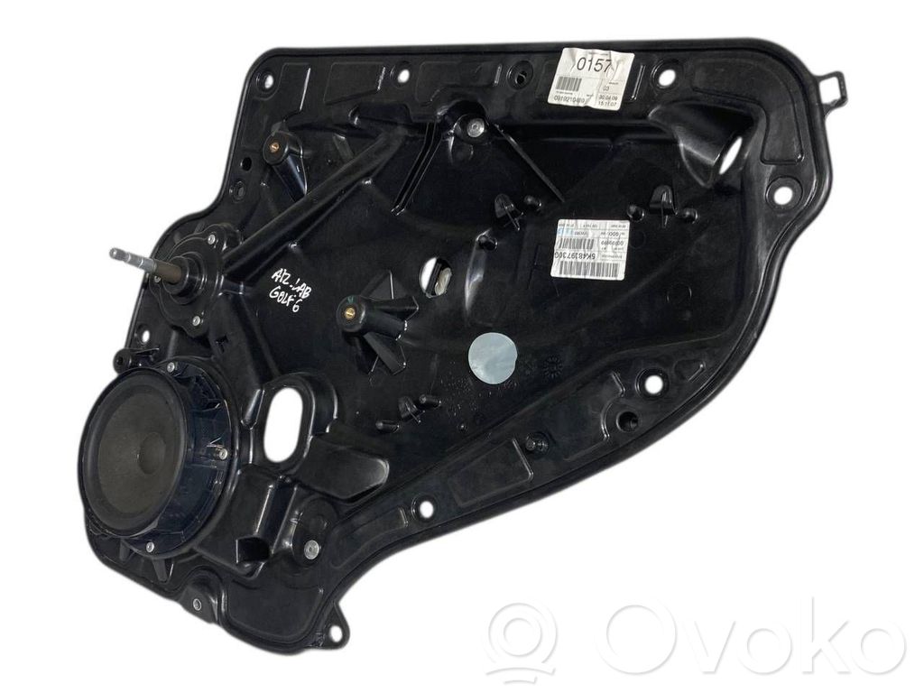 Aizmugurē elektriskais loga pacelšanas mehānisms bez motoriņa