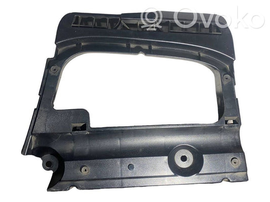 Bagāžnieka sānu apakšējās apdares panelis