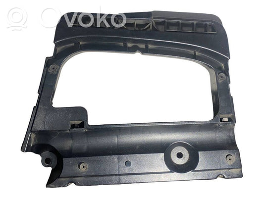 Bagāžnieka sānu apakšējās apdares panelis