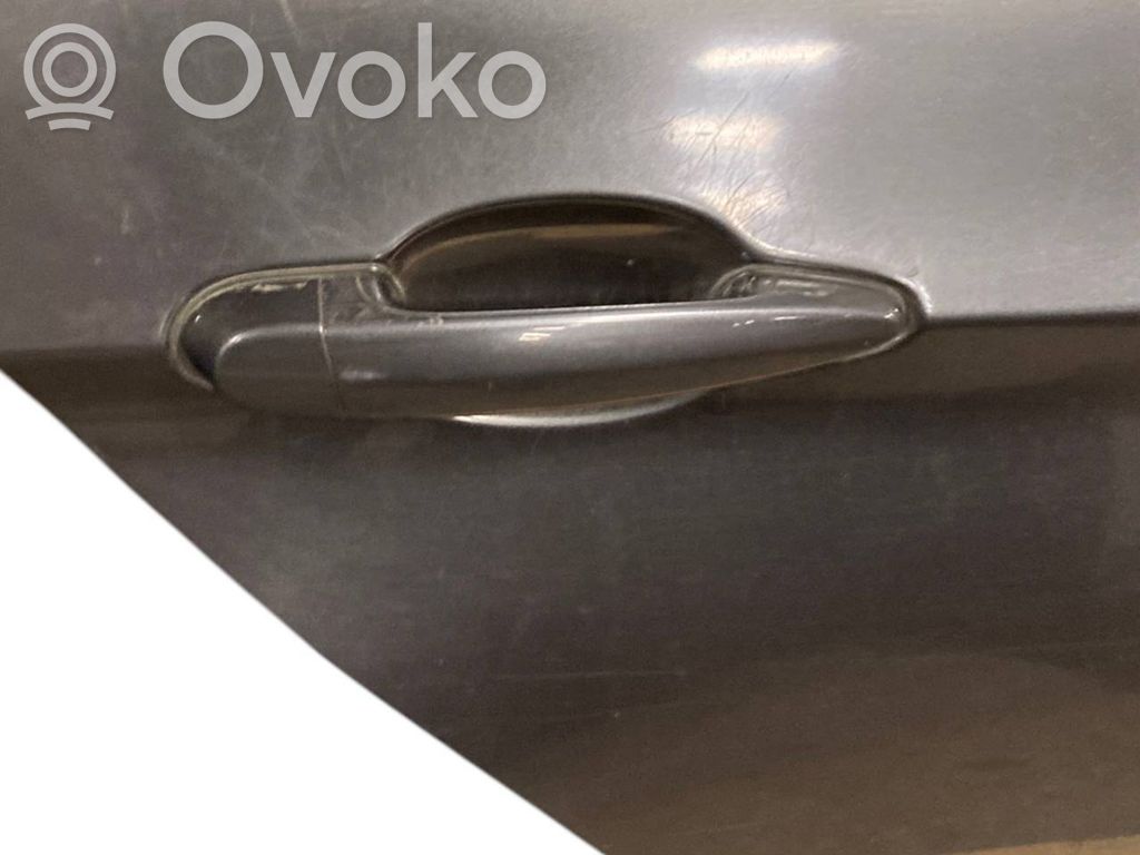 Aizmugurējās durvis