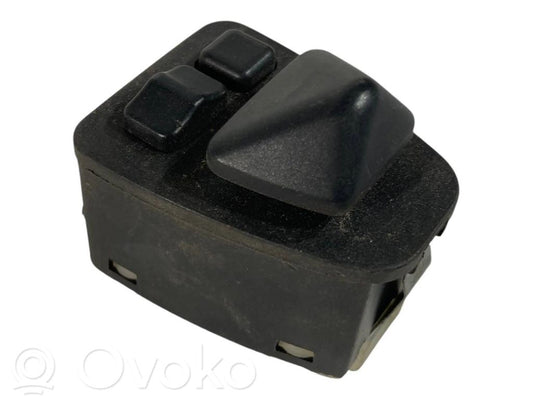 Sānu spoguļu slēdzis