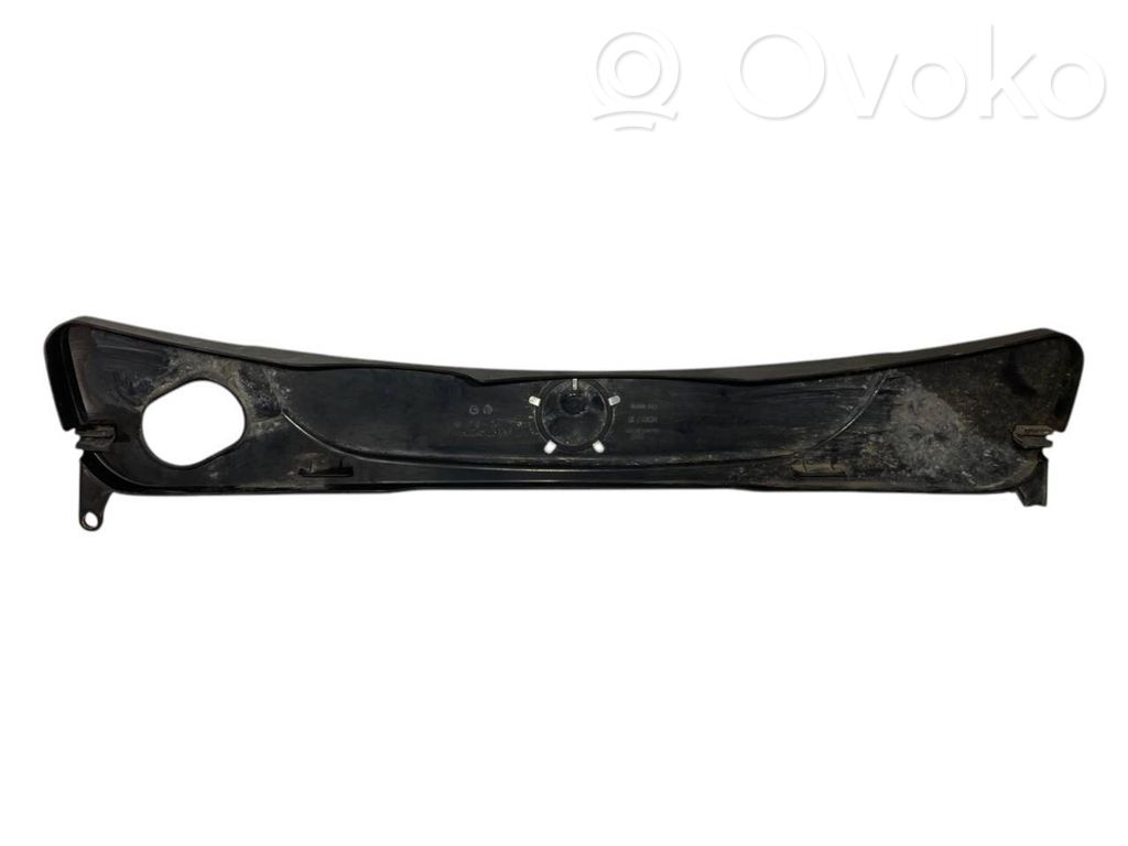 Крышка двигателя (декоративная отделка)