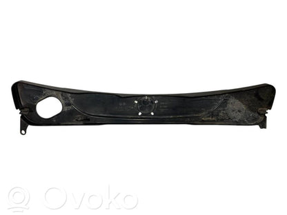 Engine cover (decorative trim)