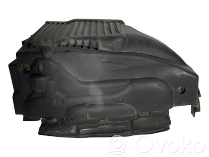 Dzinēja pārsegs (dekoratīva apdare)