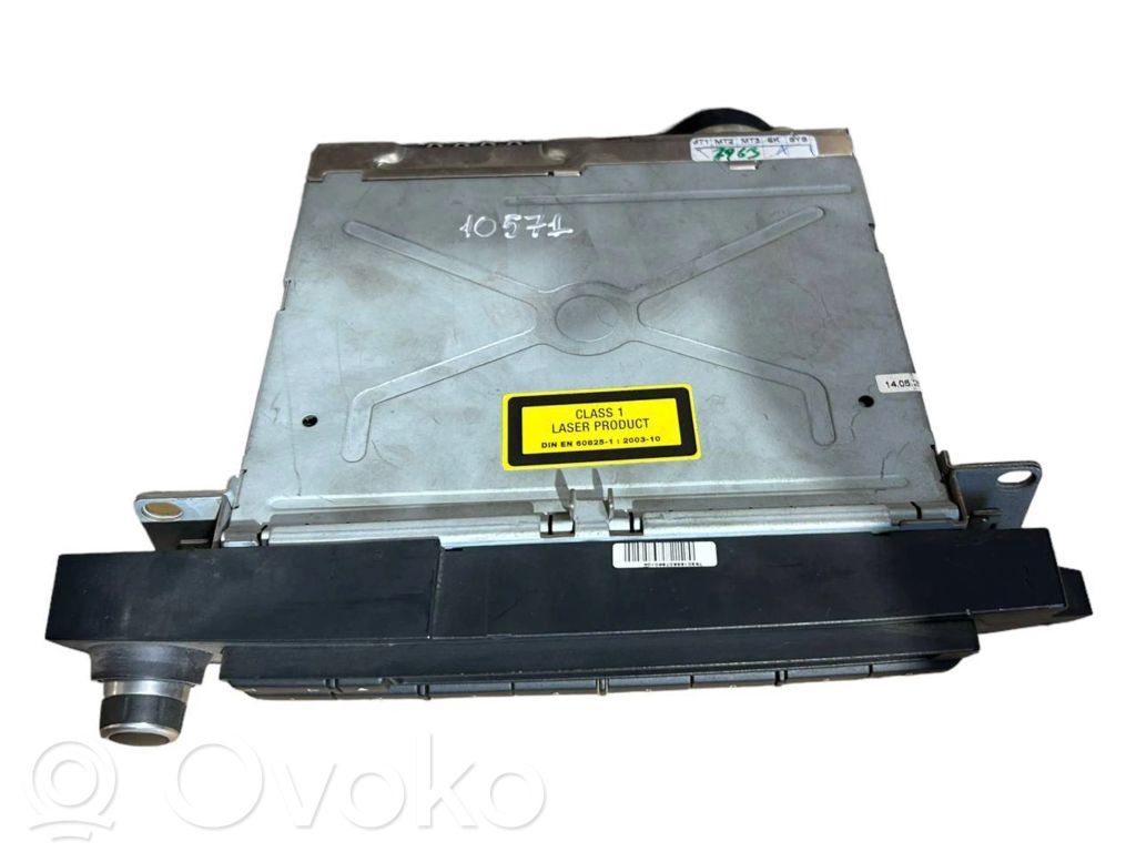 Radio / CD/DVD atskaņotājs / navigācija