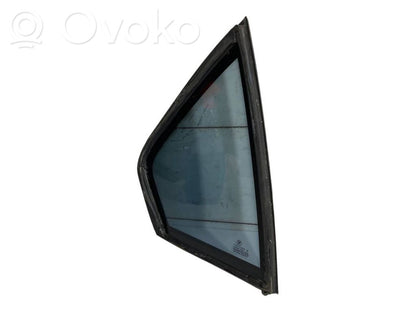 Mazais stikls "A" aizmugurējās durvīs