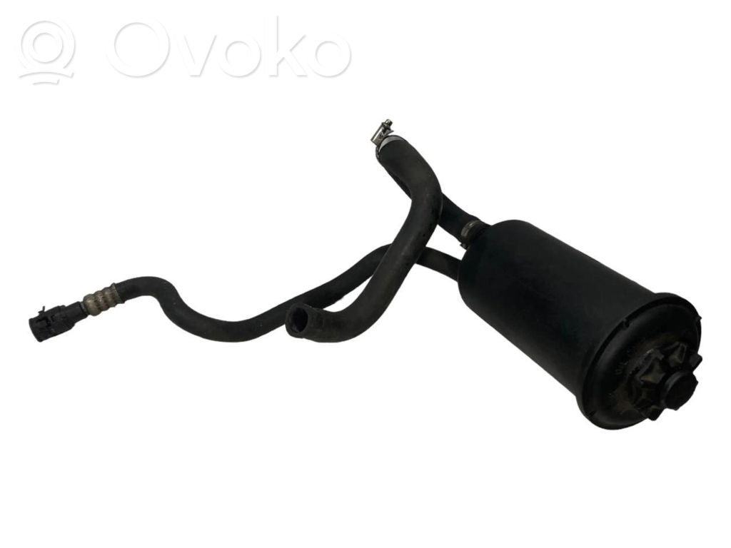 Stūres pastiprinātāja šķidruma tvertne