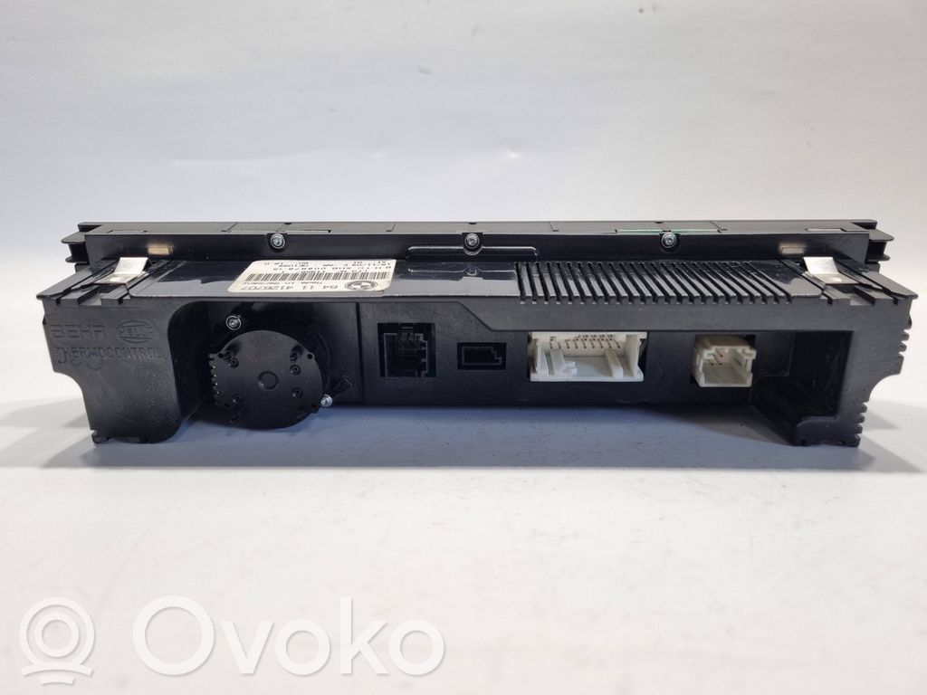 Air conditioning / climate control / interior heating control unit (in the passenger compartment)