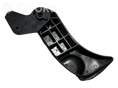 Dzinēja pārsega attaisīšanas rokturītis