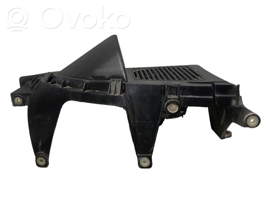 Skaļrunis (-i) aizmugurējā palodzē