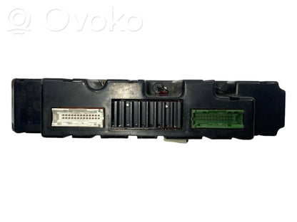 Air conditioning / climate control / interior heating control unit (in the passenger compartment)