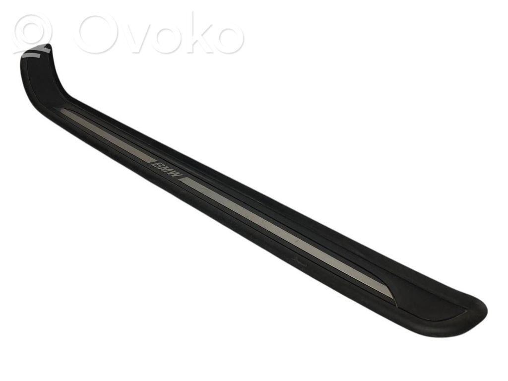 Priekšējā sliekšņa dekoratīvā apdare (iekšējā)
