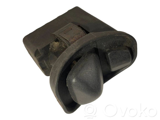 Sānu spoguļu slēdzis