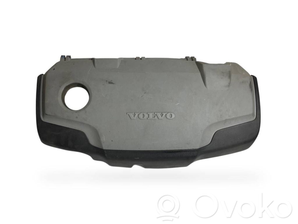 Dzinēja pārsegs (dekoratīva apdare)