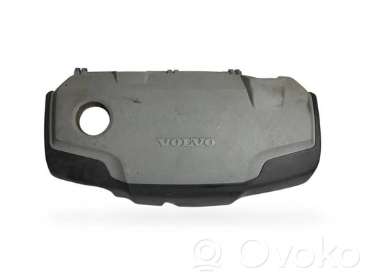 Dzinēja pārsegs (dekoratīva apdare)