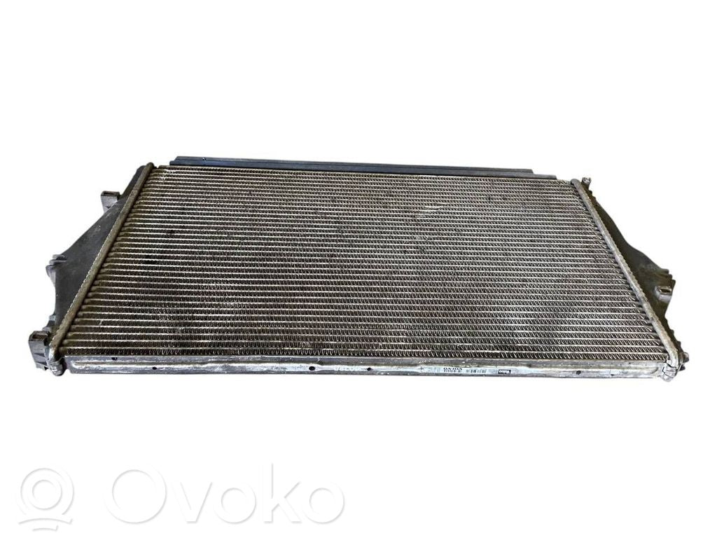 Starpdzesētāja radiators