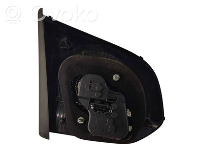 Aizmugurējais lukturis pārsegā