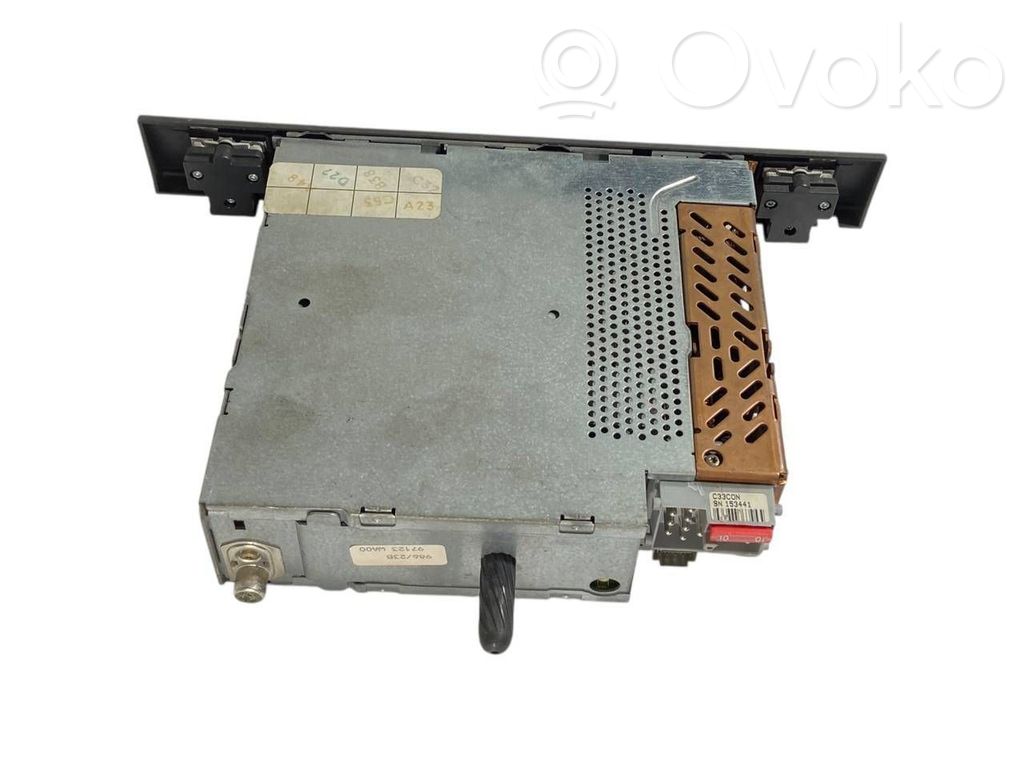 Radio / CD/DVD atskaņotājs / navigācija