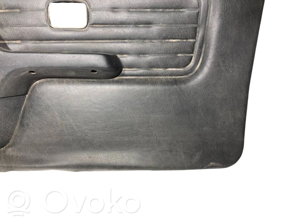 Priekšējo durvju apdare