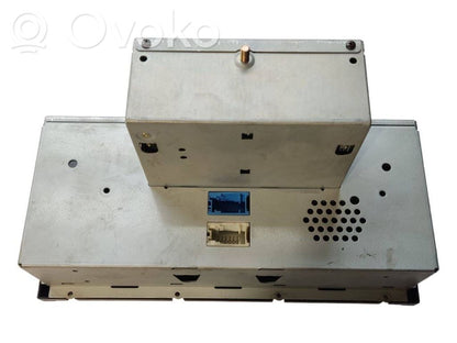 Radio / CD/DVD atskaņotājs / navigācija