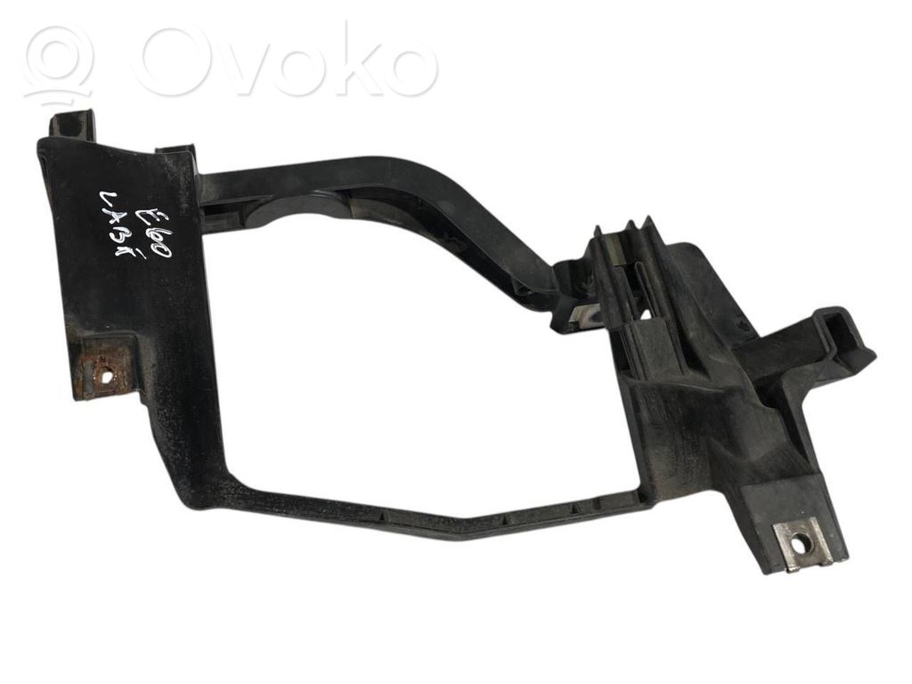 Priekšējā luktura turētājs