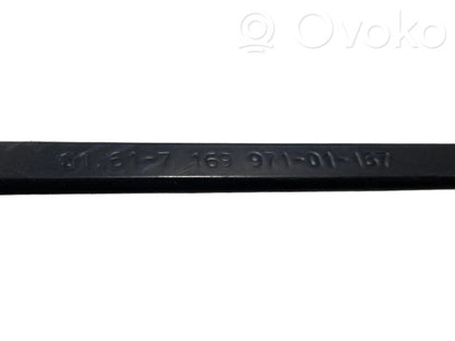 Windshield wiper arm