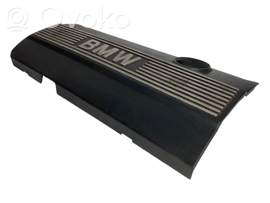 Engine cover (decorative trim)