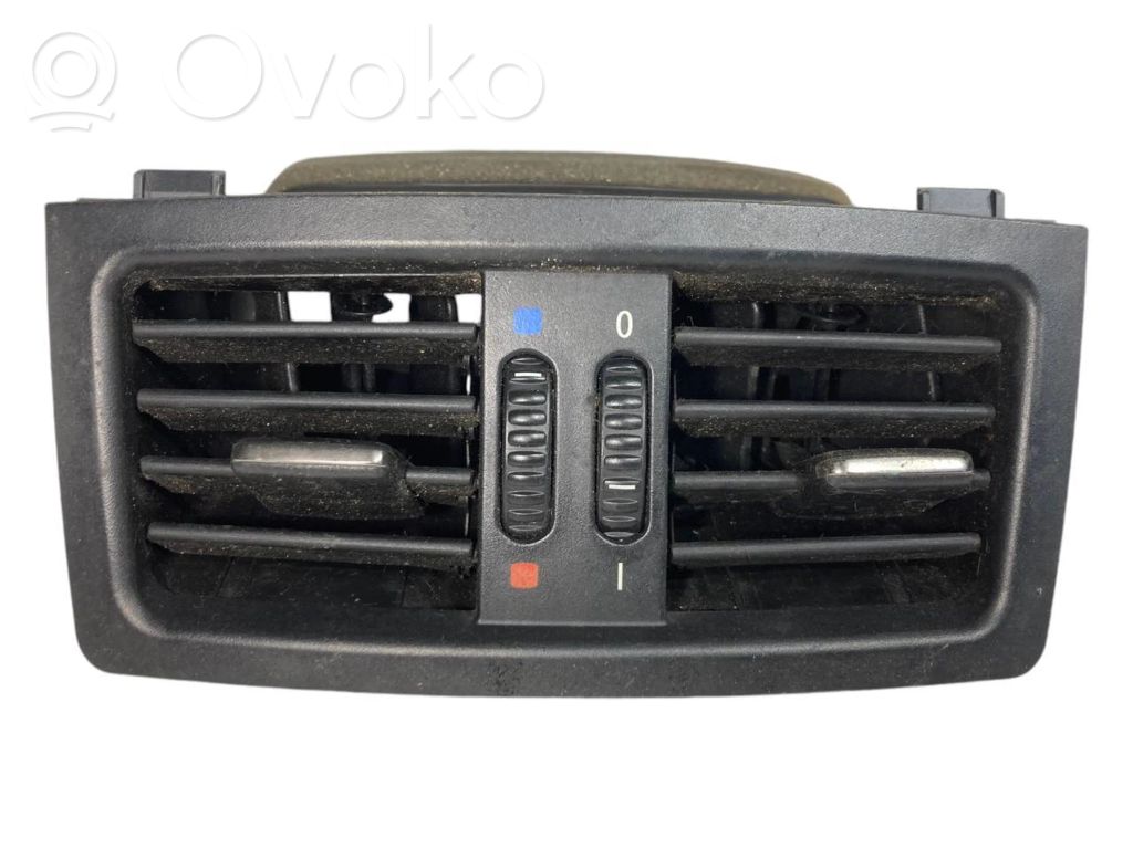 Aizmugurējā gaisa - ventilācijas reste