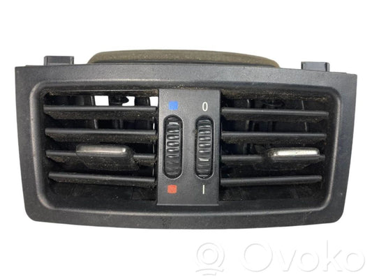 Aizmugurējā gaisa - ventilācijas reste