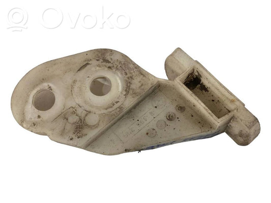 Priekšpusē bampera turētājs
