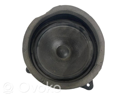 Speaker(s) in the rear door