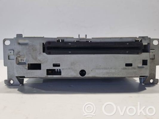 Радио / CD/DVD-плеер / навигация