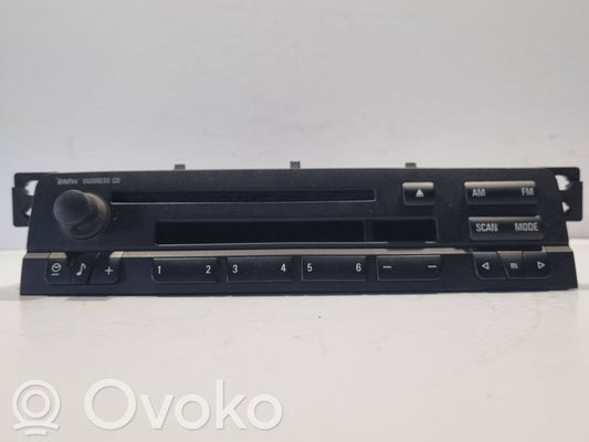 Radio / CD/DVD atskaņotājs / navigācija