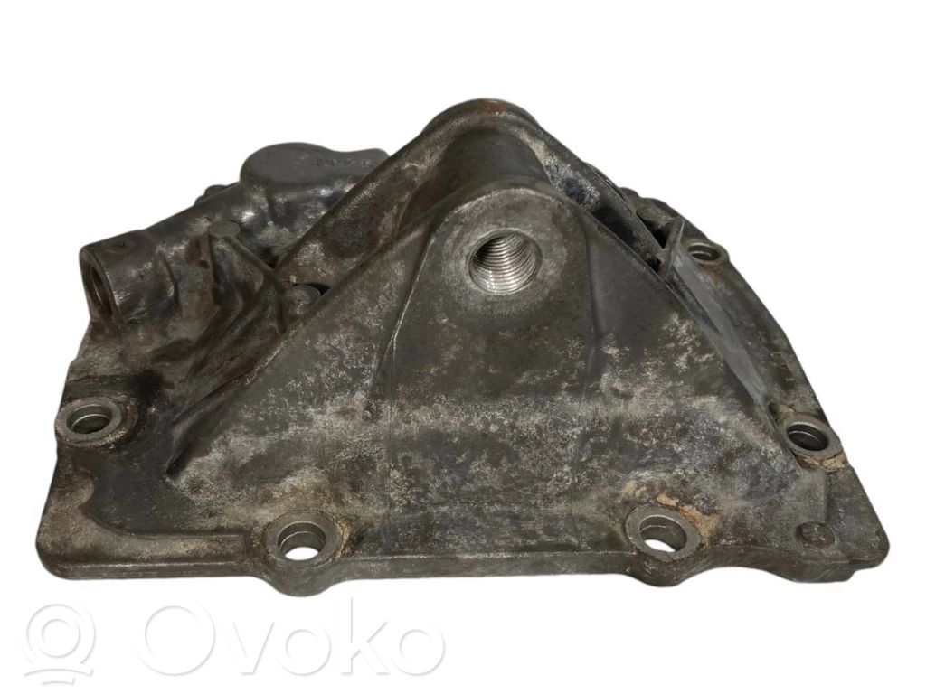 Aizmugurējā reduktora stiprinājums