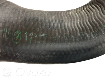 Caurulīte (-es) / šļūtene (-es)